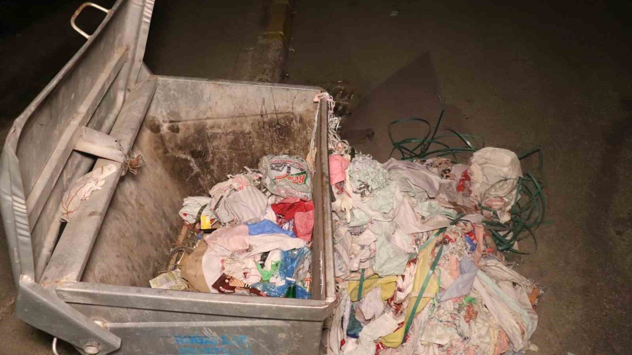 Eski sevgilisinden hamile kaldığı bebeğini evde doğurup çöpe atmış