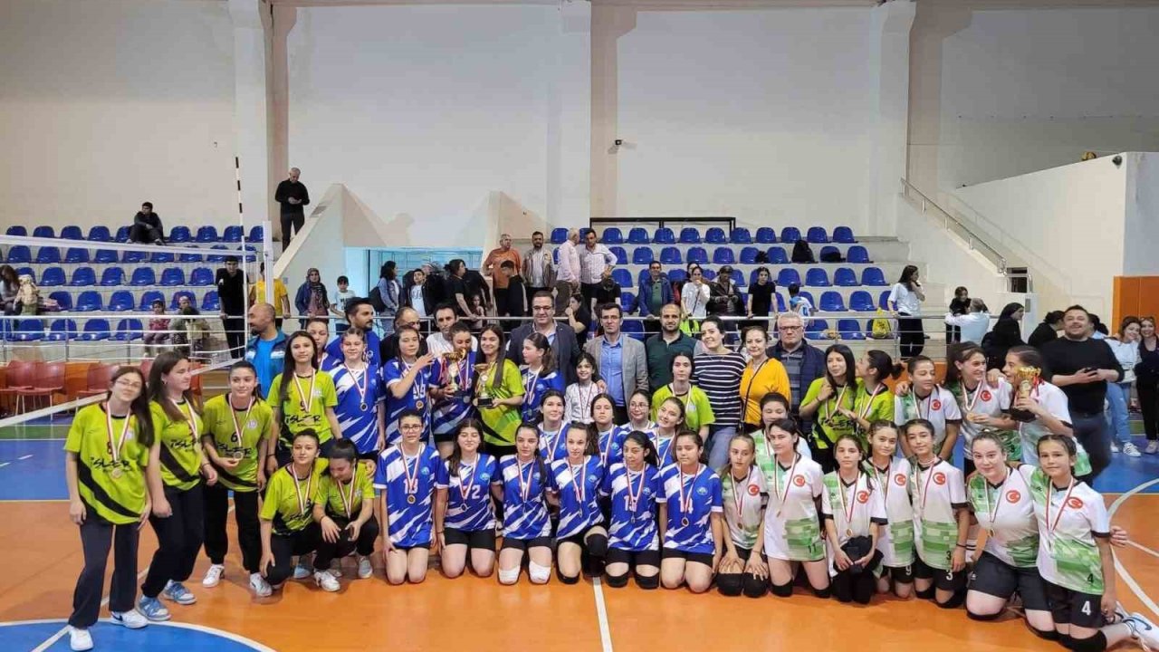 Sarıgöl’de okullar arası spor müsabakaları tamamlandı