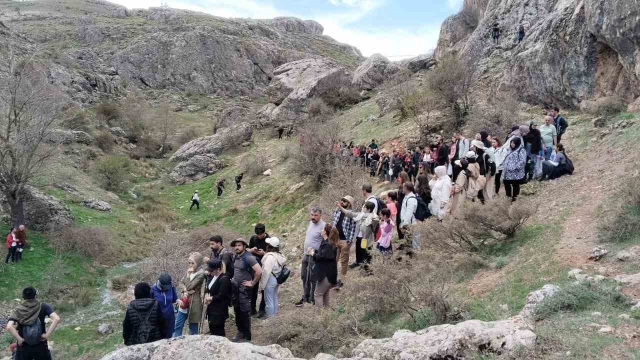 Ölbe Vadisi’nde doğa yürüyüşü düzenlendi