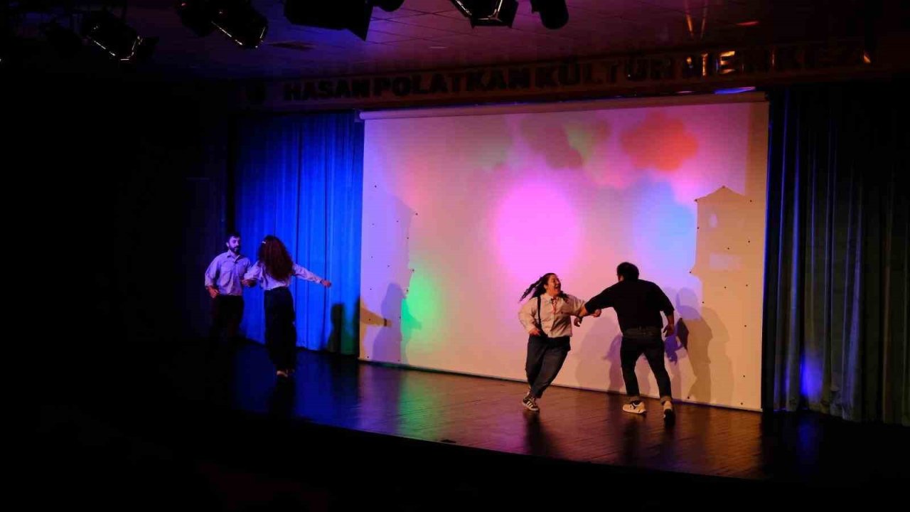 Odunpazarı Belediye Tiyatrosu Denizli’de sahne alacak.