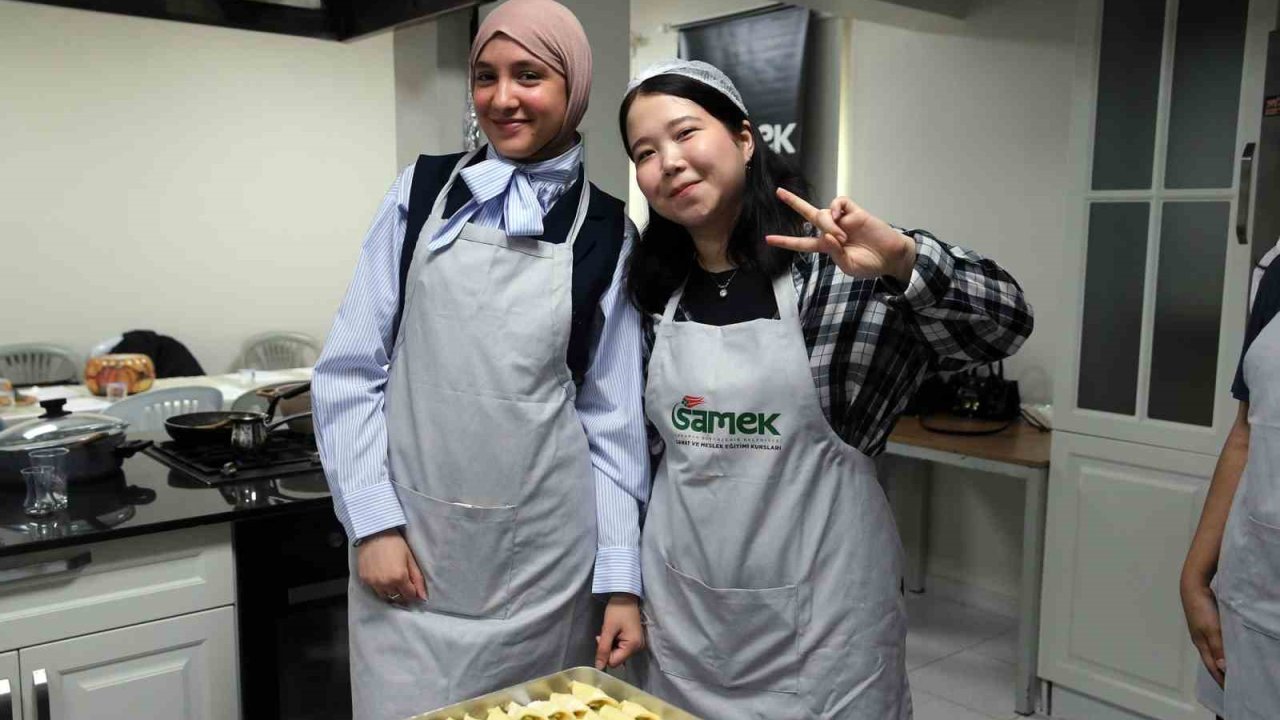 Uluslararası öğrenciler Türk mutfağını SAMEK çatısı altında öğrendiler