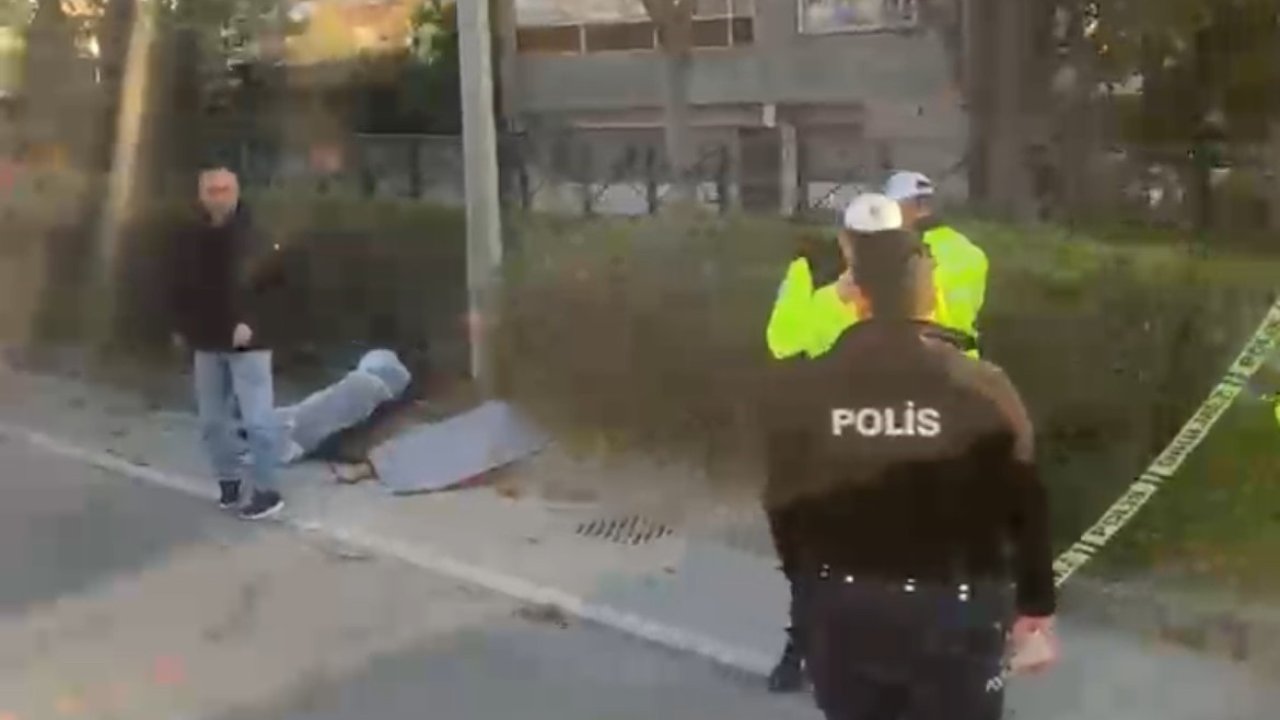 Aydınlatma direğine çarpan motosiklet sürücüsü hayatını kaybetti