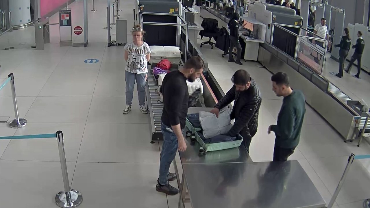 İstanbul Havalimanı’nda kaçakçılara suçüstü