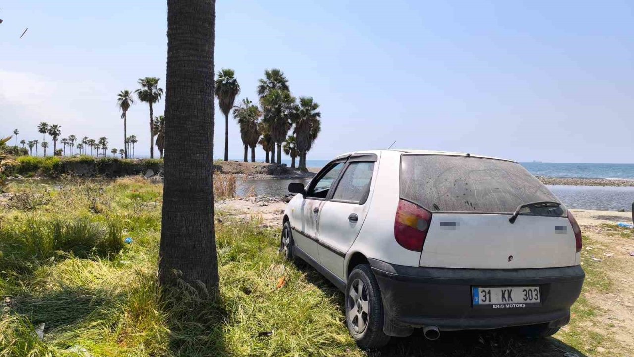 Hatay’da erkek şahıs araç içerisinde başından yaralı halde bulundu