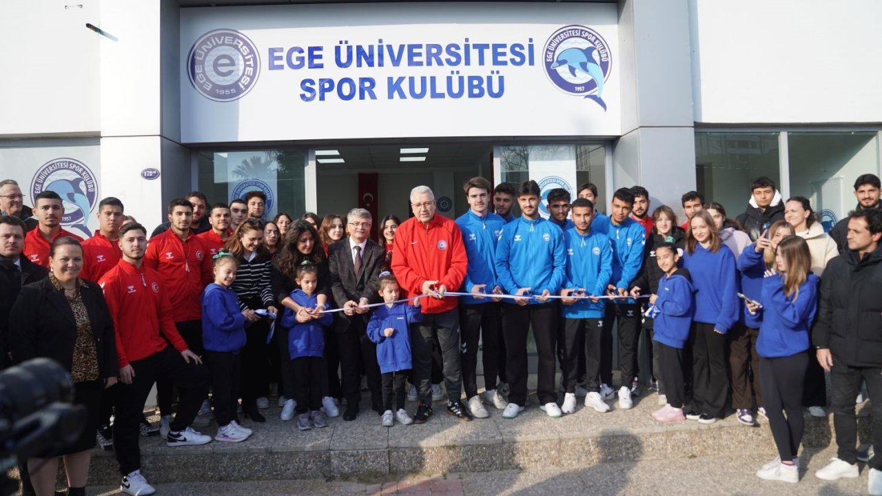 Ege Üniversitesi Spor Kulübü, sualtı ragbisi ile göz kamaştırıyor