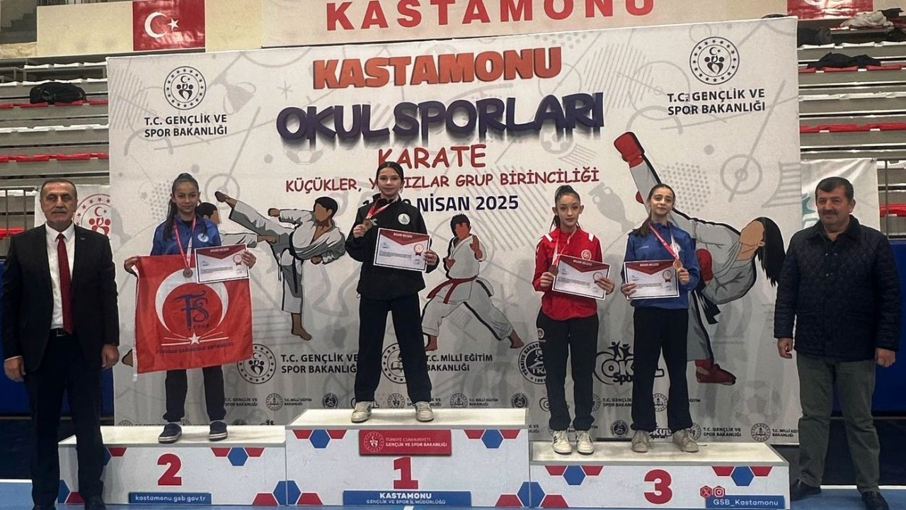 Körfezli karatecilerden 5 sporcu ile 5 şampiyonluk