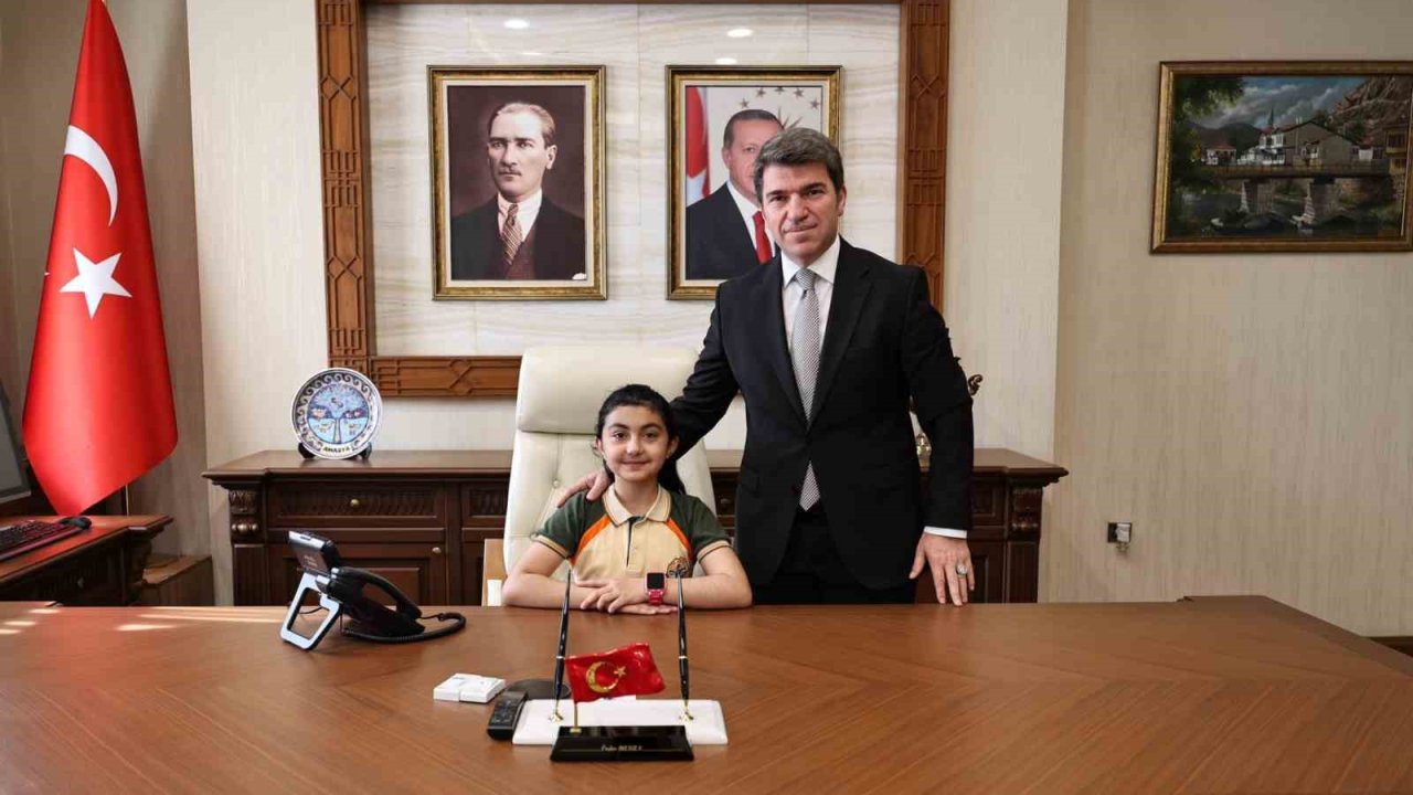 Halk gününde istemişti, Amasyalı Afra vali koltuğunda