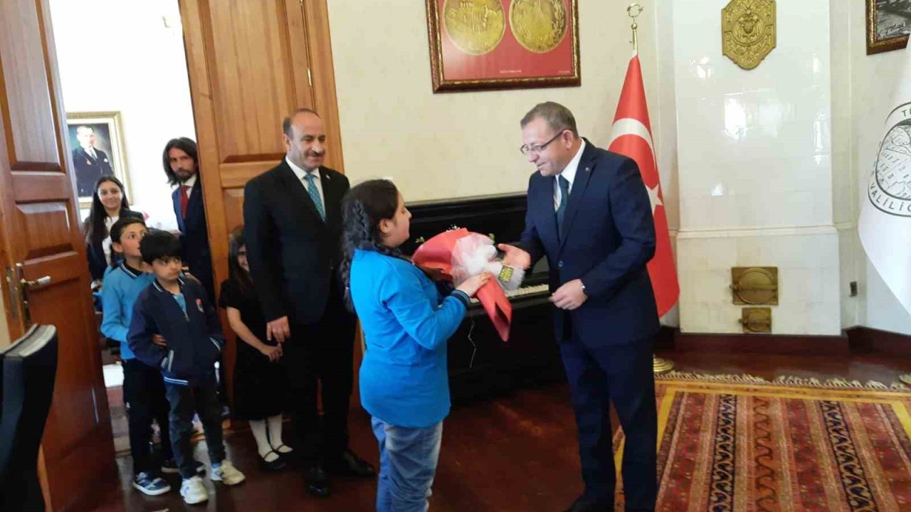 Kars’ta 23 Nisan etkinliği