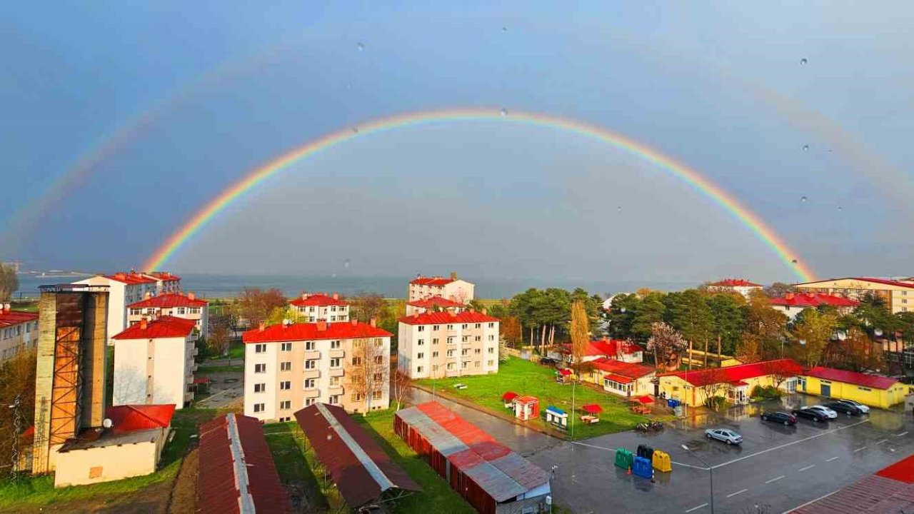 Tatvan semalarında gökkuşağı şöleni