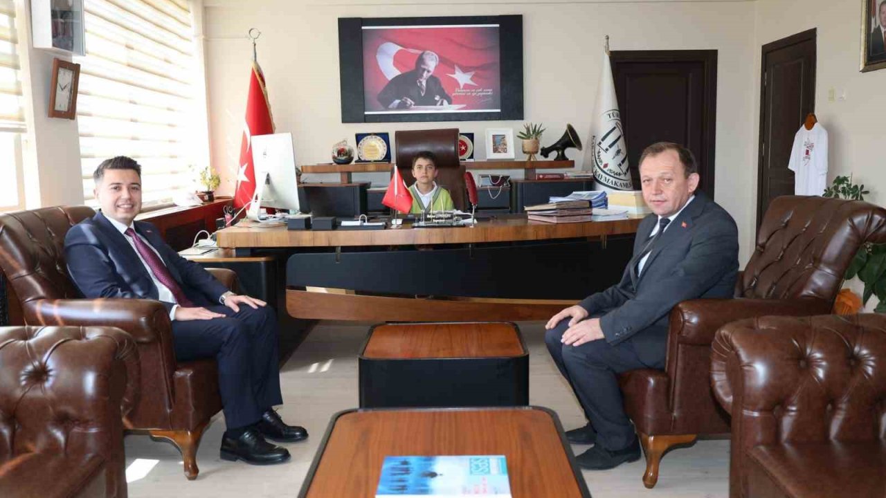 Karacasu’da kaymakamlık koltuğunu ilkokul öğrencisi Karaman devraldı