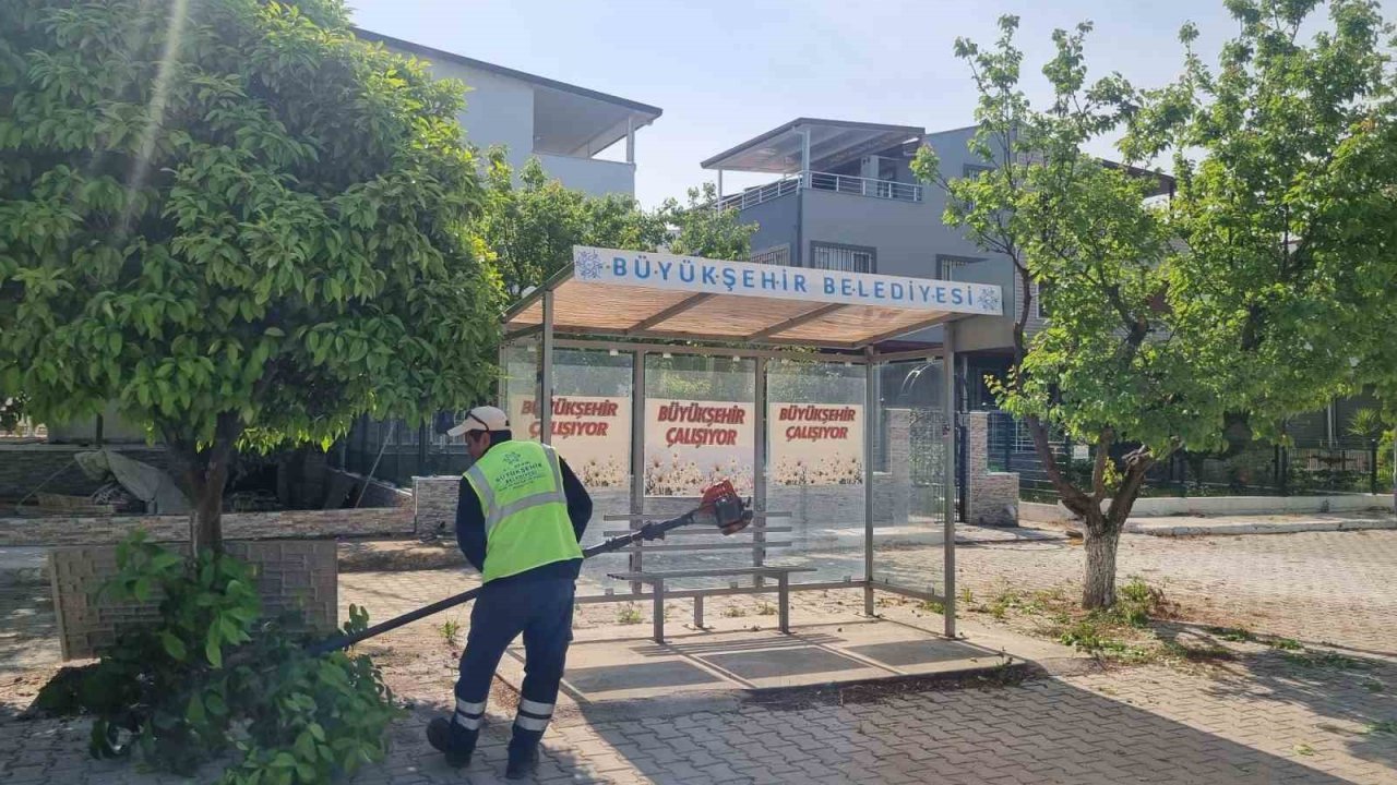 Kuşadası’nda Aydın Büyükşehir Belediyesi’nin çalışmaları sürüyor