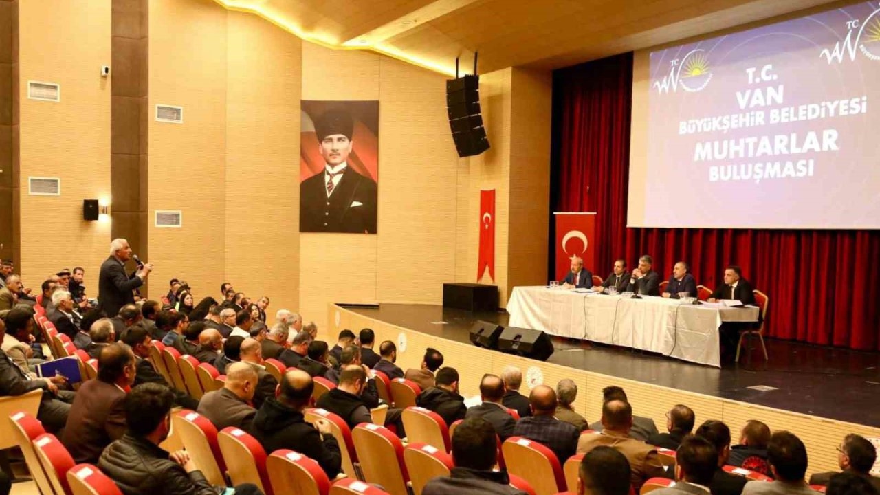 Van Büyükşehir Belediyesi, Erciş’te ‘Mahalle Muhtarları Toplantısı’ yaptı