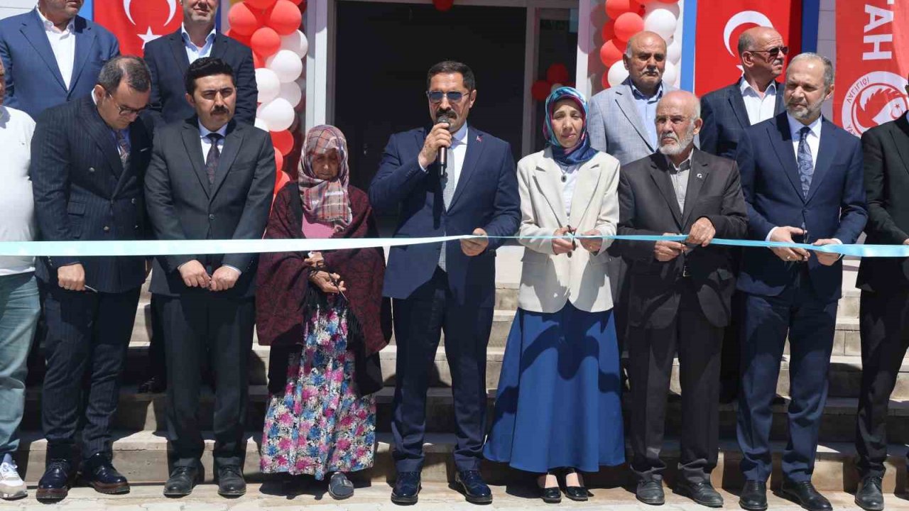 Trafik kazasında hayatını kaybeden öğretmenin ismi imece usulü inşa edilen okulda yaşatılacak