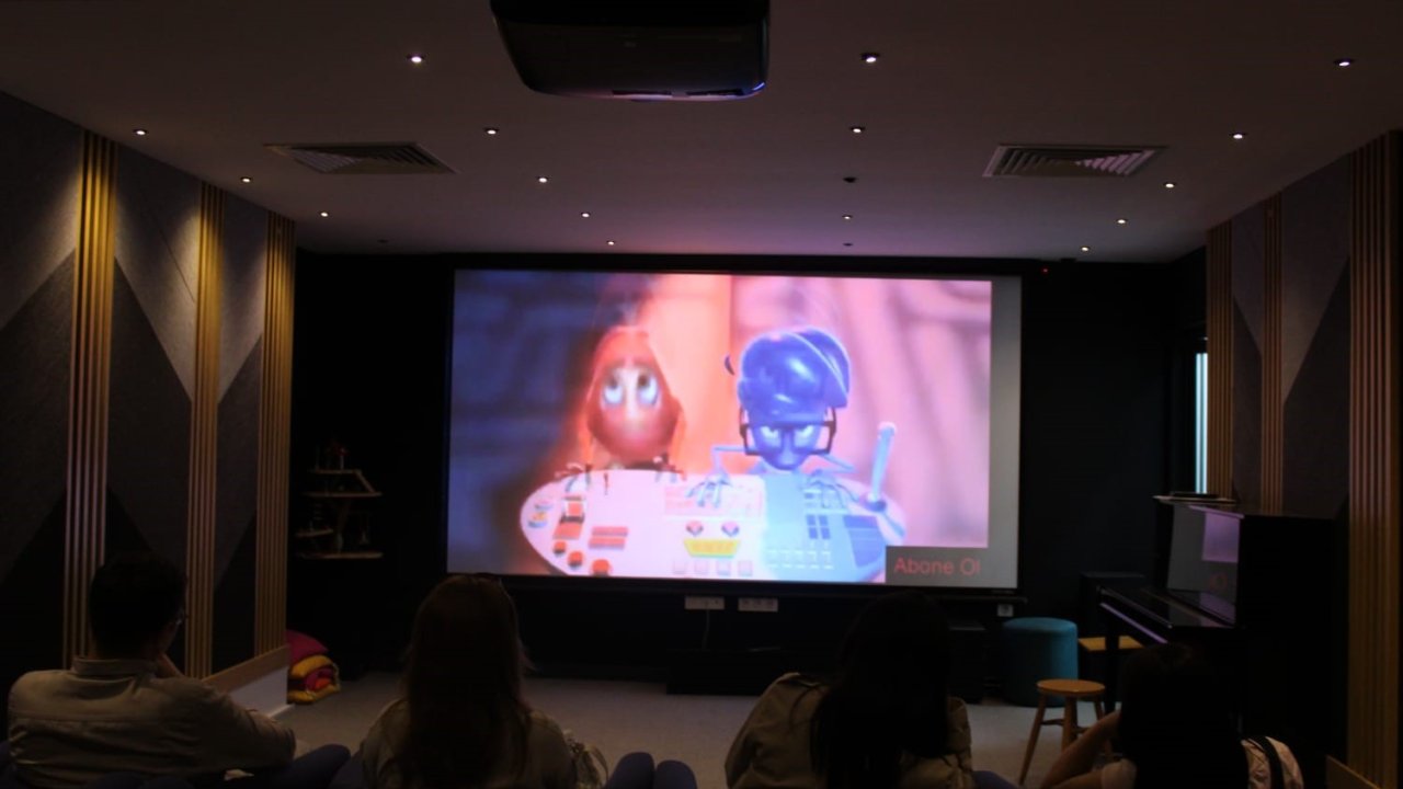 Suça sürüklenen çocuklara 23 Nisan film gösterimi düzenlendi