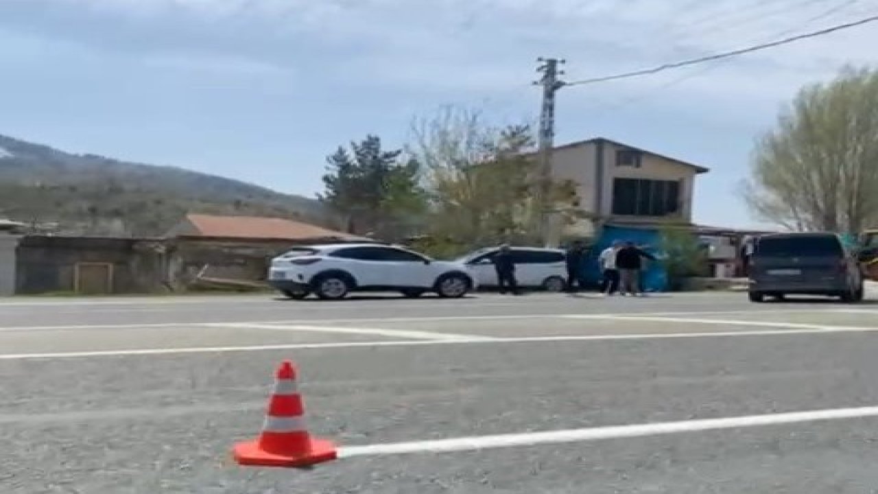 Elazığ’da iki araç çarpıştı: 4 yaralı