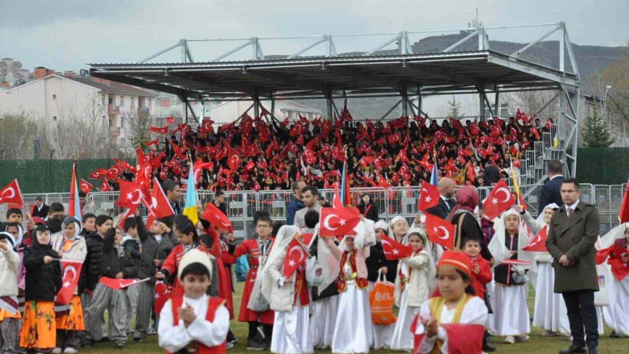 Kars’ta 23 Nisan coşkuyla kutlandı