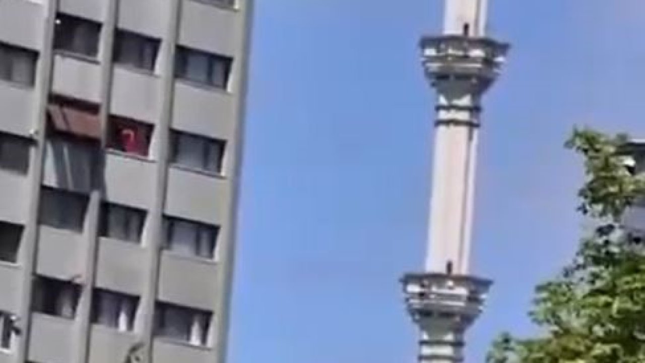 Beylikdüzü’nde minarenin sallanma anı cep telefonu kamerasında