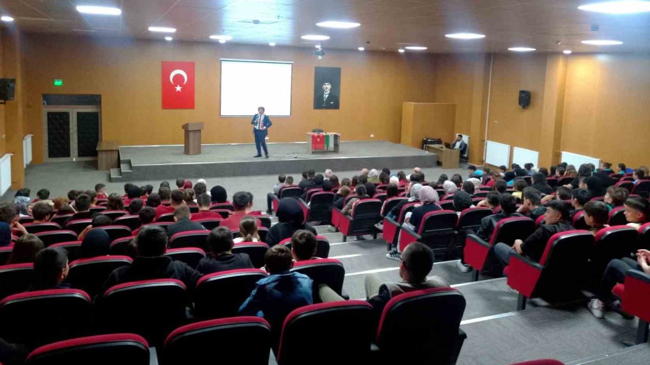 Hisarcık’ta &quot;Eğitimde Rol Modeller&quot; adlı konferans