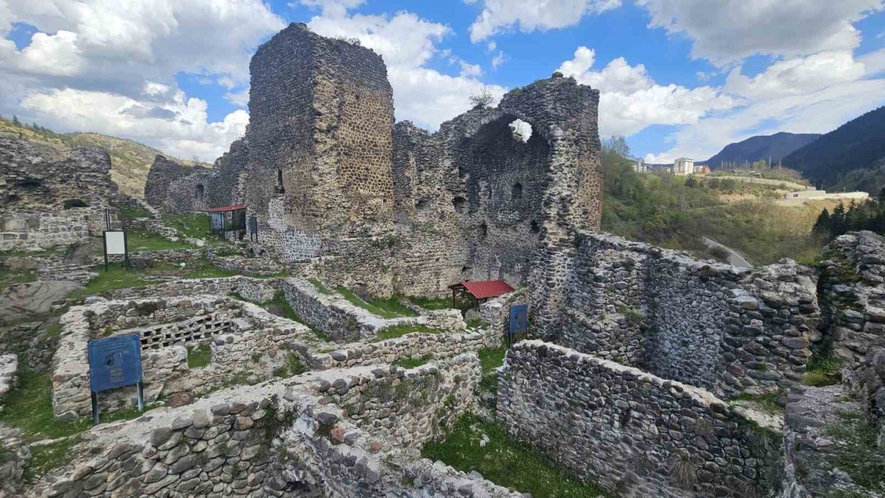 Şavşat Kalesi havadan görüntülendi