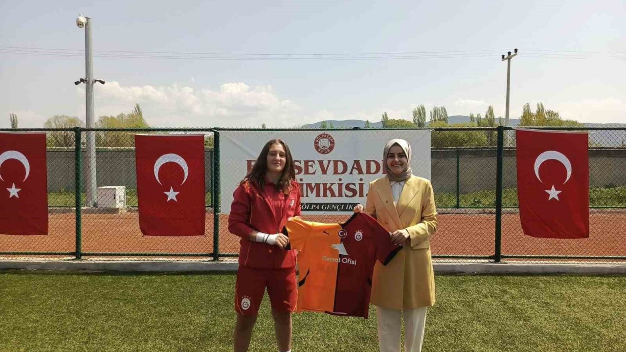 UEFA Kadınlar Şampiyonlar Ligi’nde gruplara kalmayı başaran Galatasaray U-17 Kadın Futbol Takımı Gölpazarı’nda kampa girdi