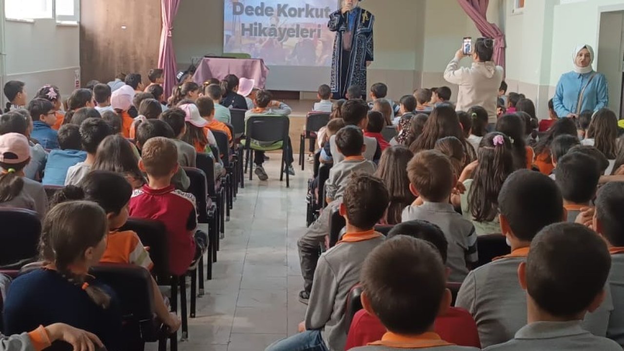 Prof. Dr. Mehmet Ekiz’den öğrencilere Dede Korkut’la milli değerler dersi