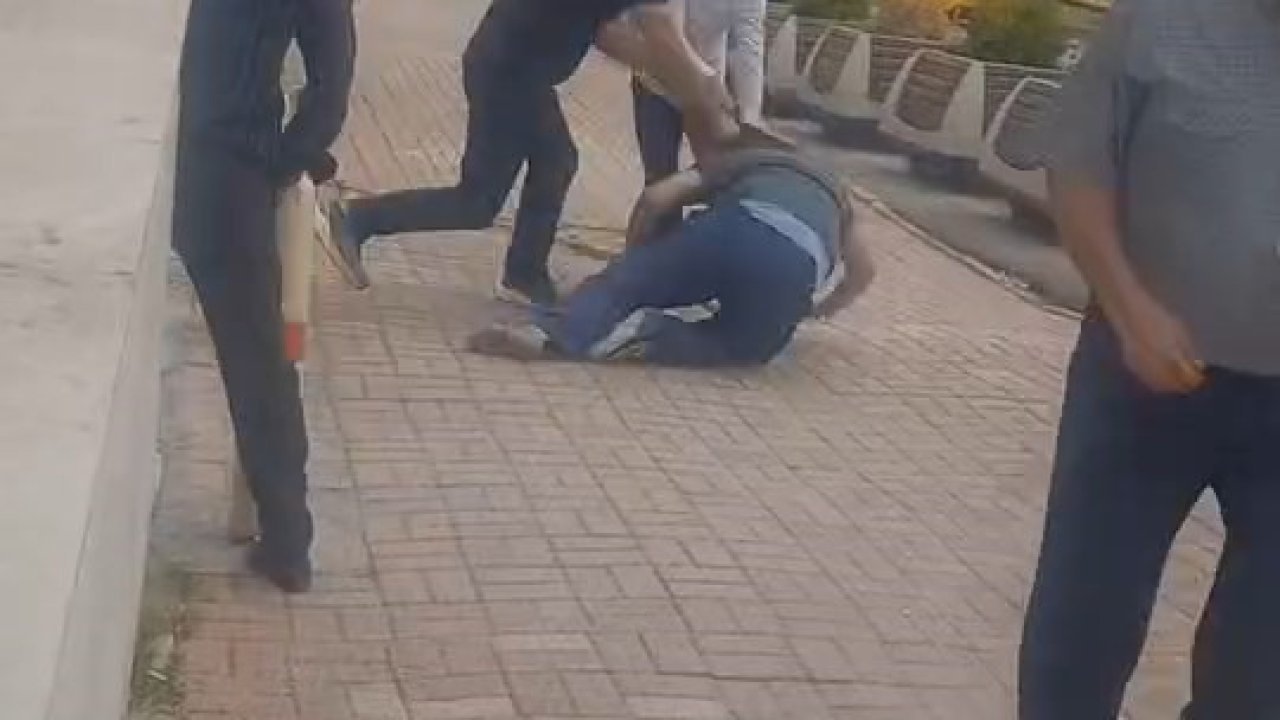 Elazığ’da adliye önünde gruplar birbirine girdi