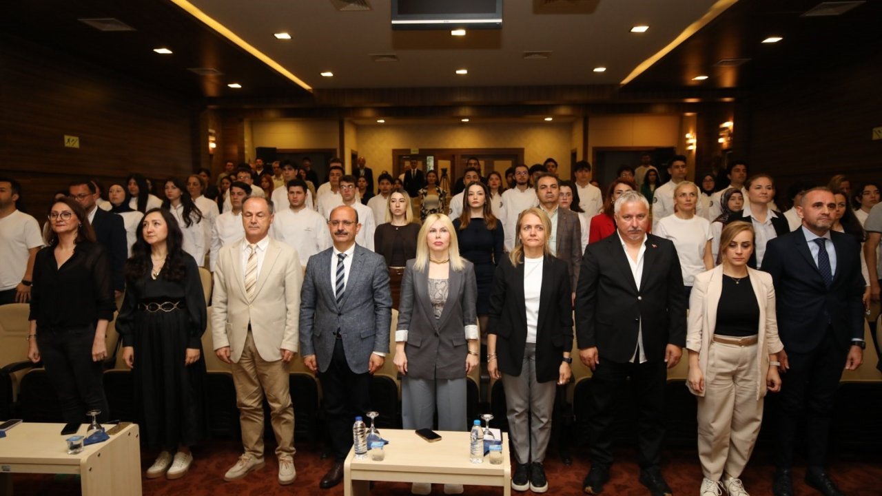 Akdeniz Üniversitesi’nde Gastronomi öğrencilerine ceket ve bıçak töreni