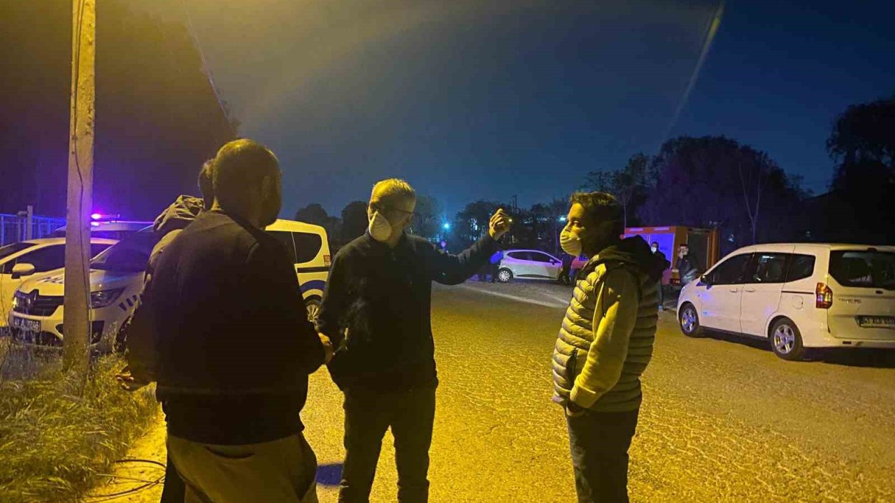 Mahalleyi koku sardı, ekipler alarma geçti