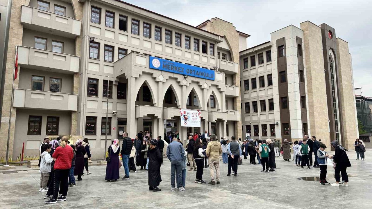 Kastamonu’da öğrencilerin bursluluk sınavı heyecanı