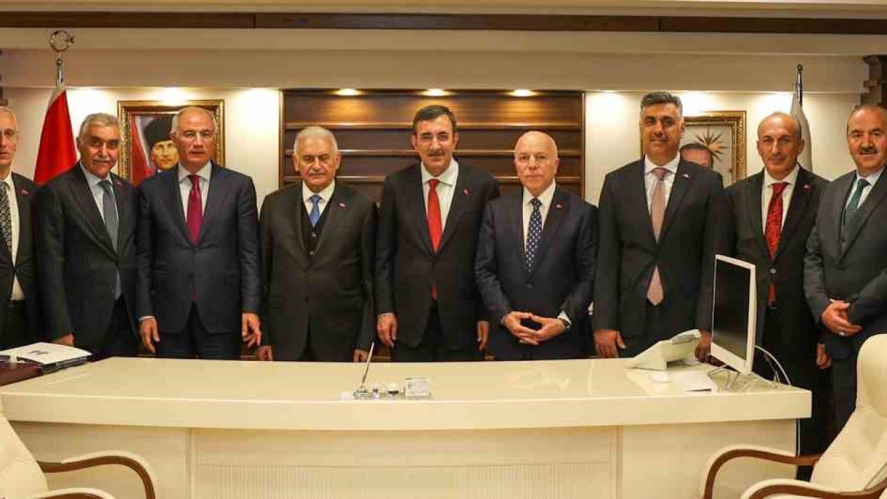 Cumhurbaşkanı Yardımcısı Yılmaz Büyükşehir Belediyesi’ni ziyaret etti