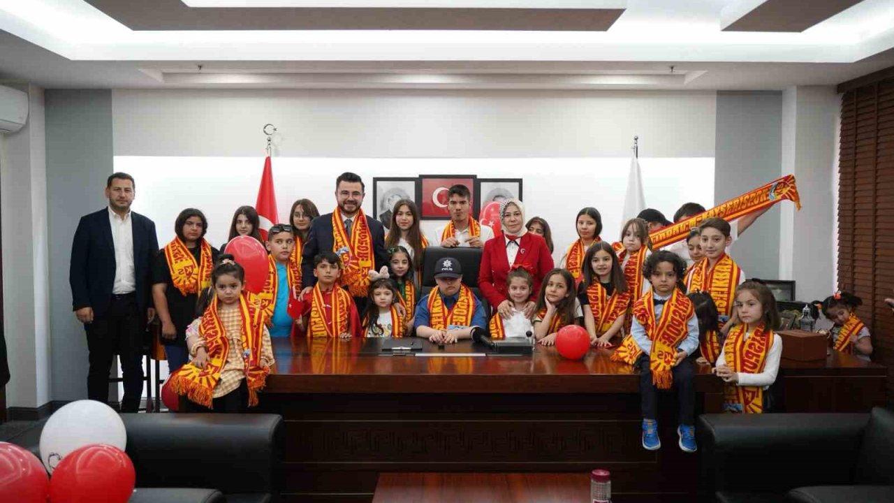 Başkan Okandan’dan miniklere Kayserispor sürprizi