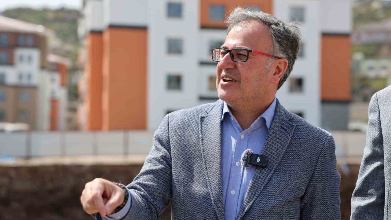 Başkan Özdoğan: "Yeni iş merkezimiz, Hacılar’ın ticari hayatına güç katacak"