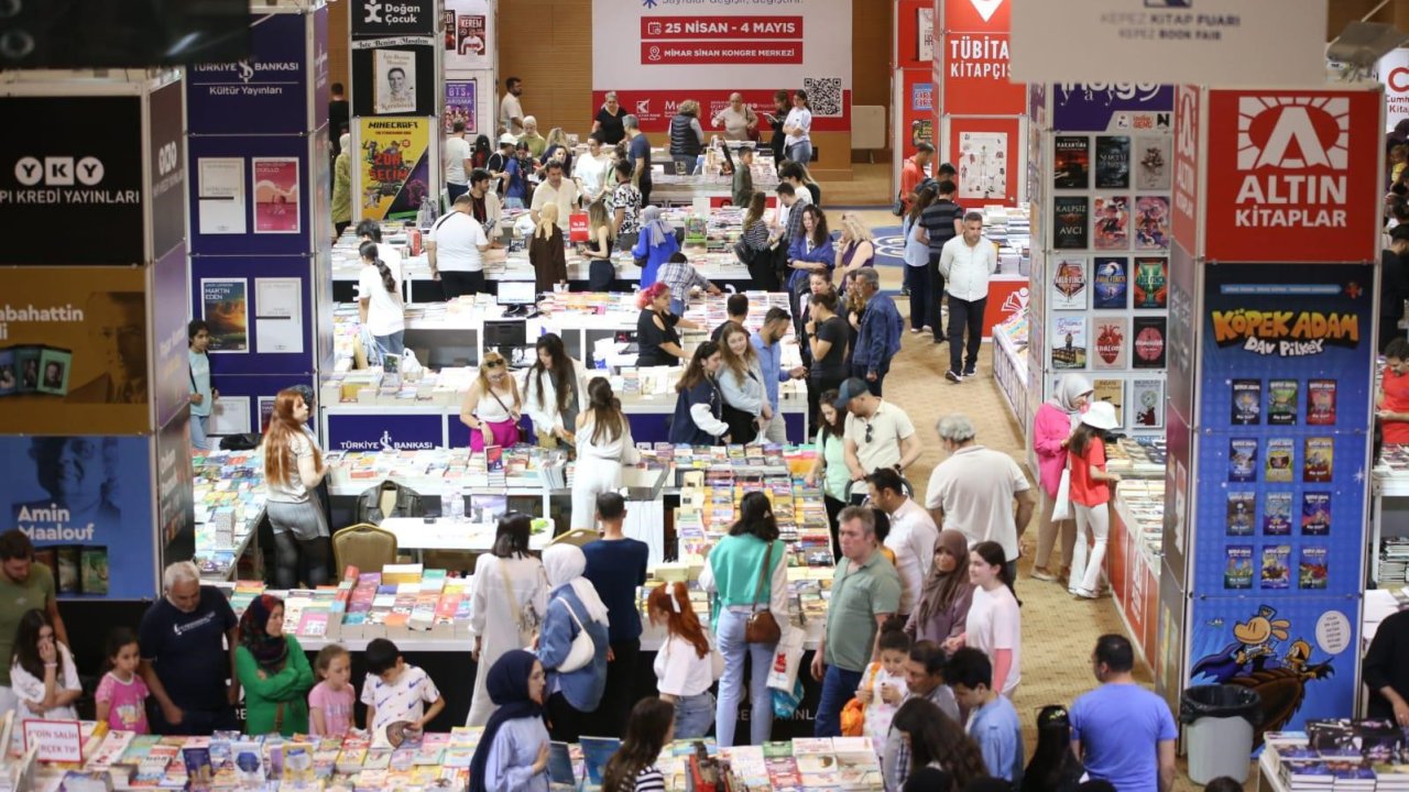 Kitap tutkunları Kepez Kitap Fuarı’na akın etti
