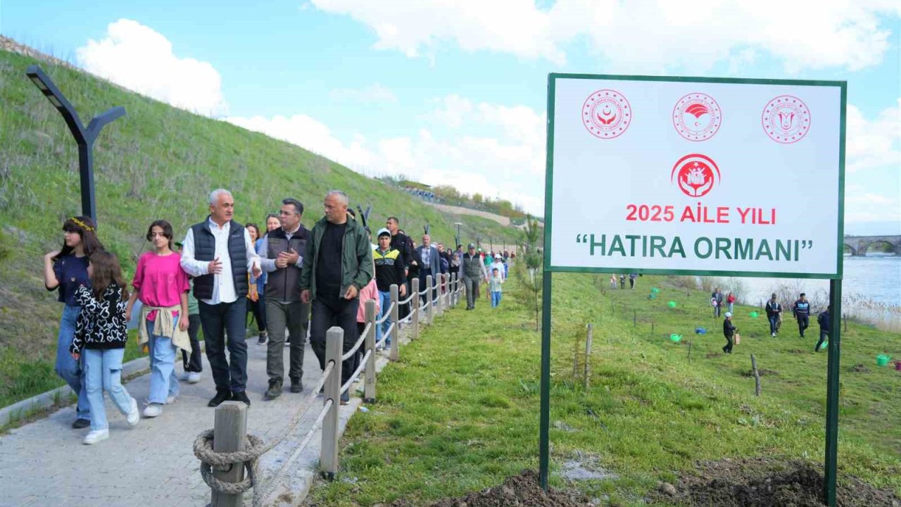 Muş’ta "2025 Aile Yılı Hatıra Ormanı" kuruldu