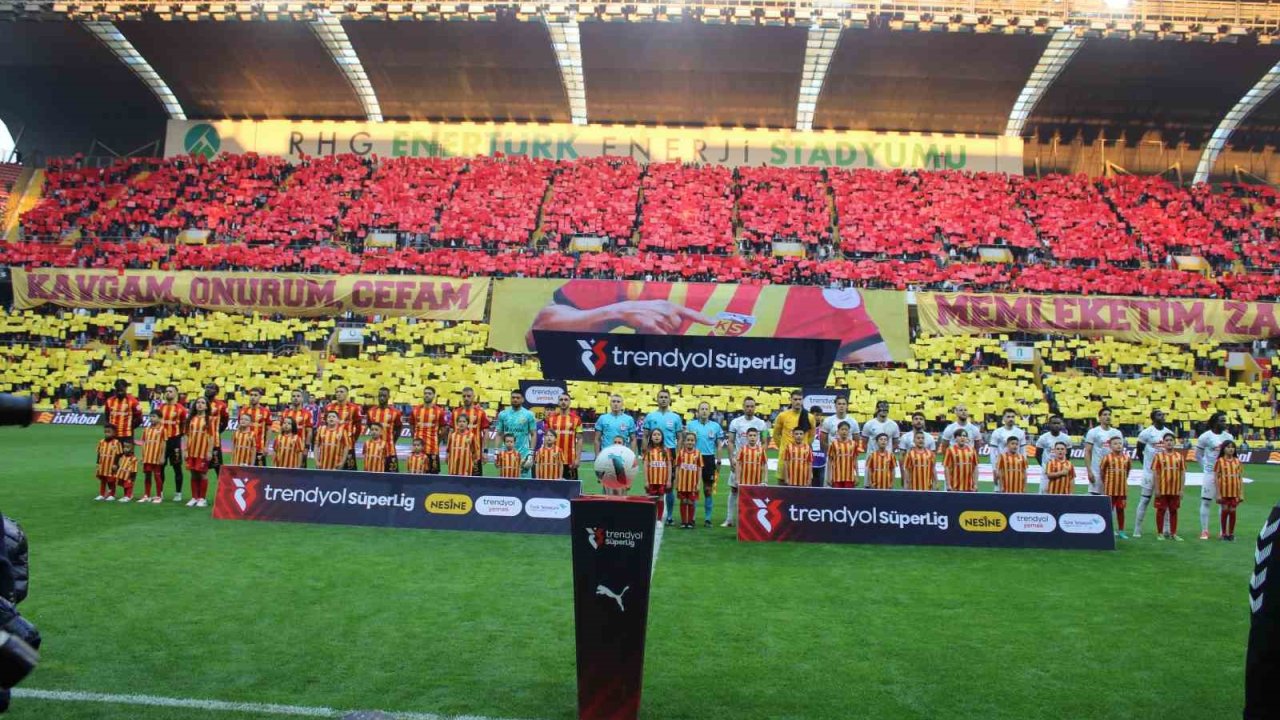 Trendyol Süper Lig: Kayserispor: 0 - Çaykur Rizespor: 0 (Maç devam ediyor)