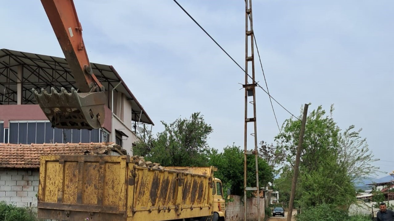 Sultanhisar’da yol yapım çalışmaları sürüyor