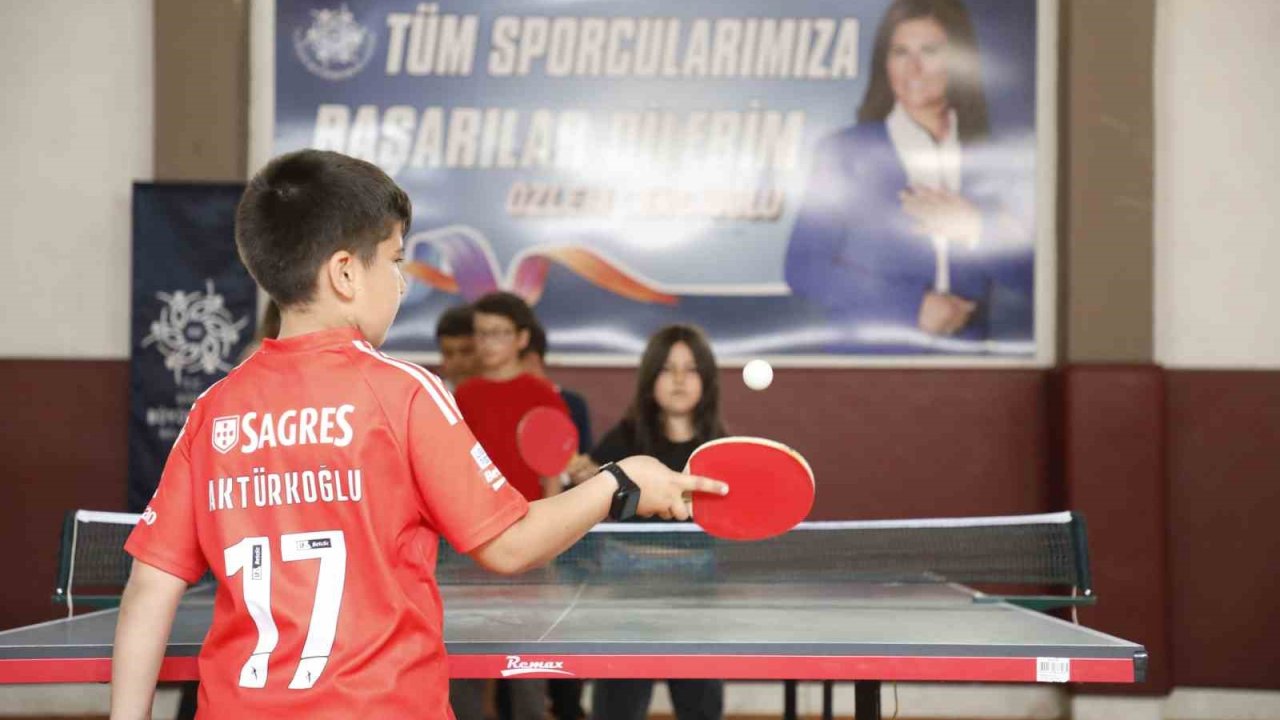 Başkan Çerçioğlu, minik sporcuların yanında