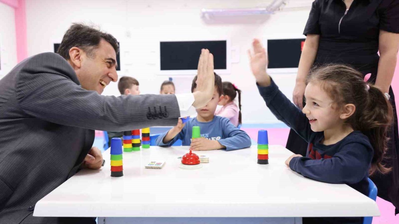 Bilecik Valisi Aygöl, haftaya miniklerle başladı