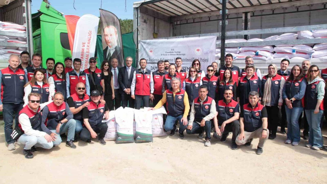 Biga’da Çiftçilere Hibeli Çeltik ve Sorgum Tohumu