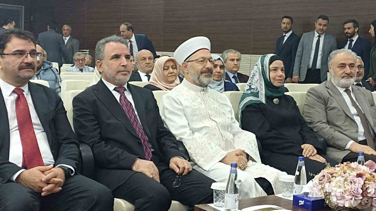 Erbaş: "Yalnızlık, bakanlığı kurulacak kadar tehlike arz etmeye başlamış"