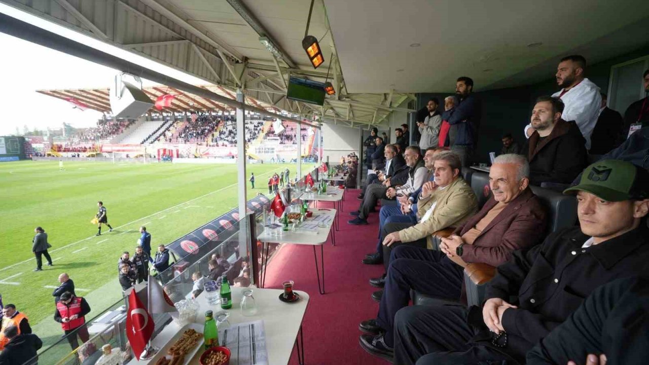 Ümraniyespor play-off yolunda