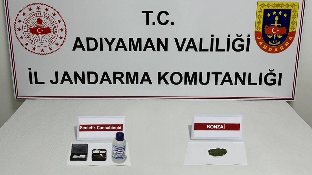 Jandarma ekipleri uyuşturucuya geçit vermiyor
