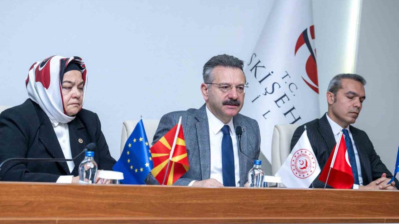 ’Kriz ve Afet Zamanlarında Bağımlılıkla Mücadelede Kamu-STK İş Birliği’ toplantısı yapıldı