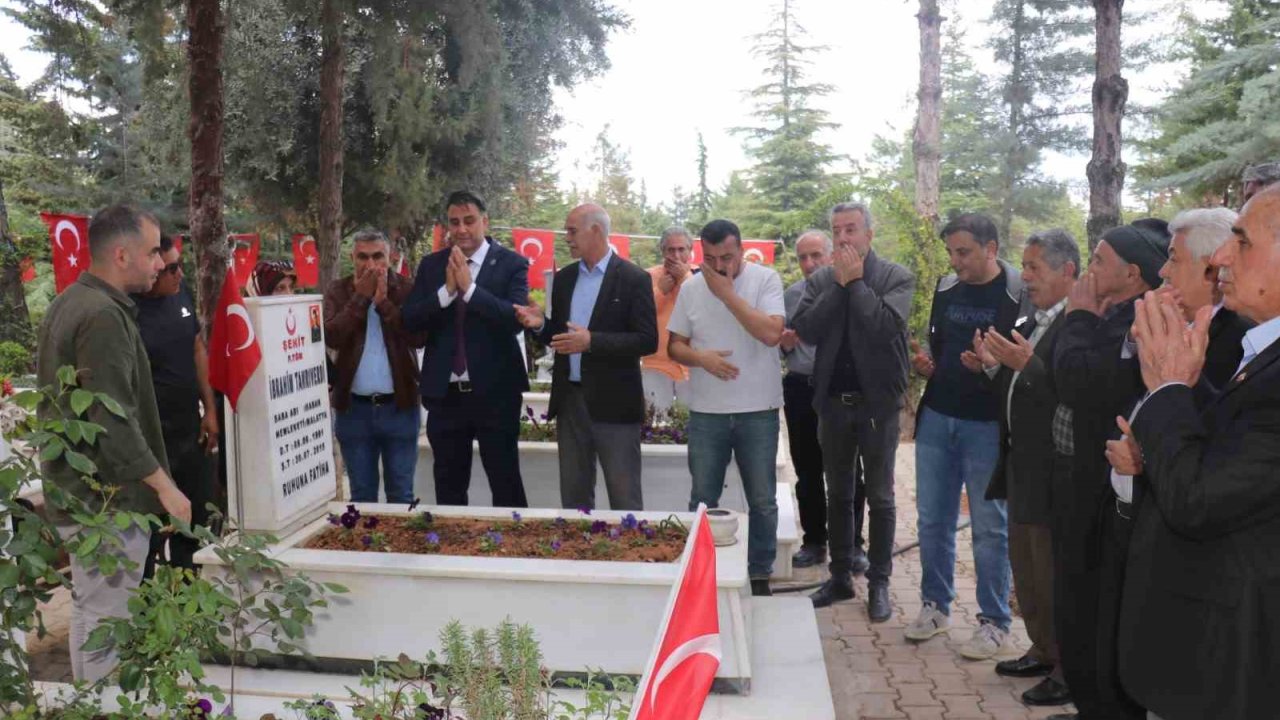 Malatya Gazi ve Şehit Aileleri Derneği’nde bayrak değişimi