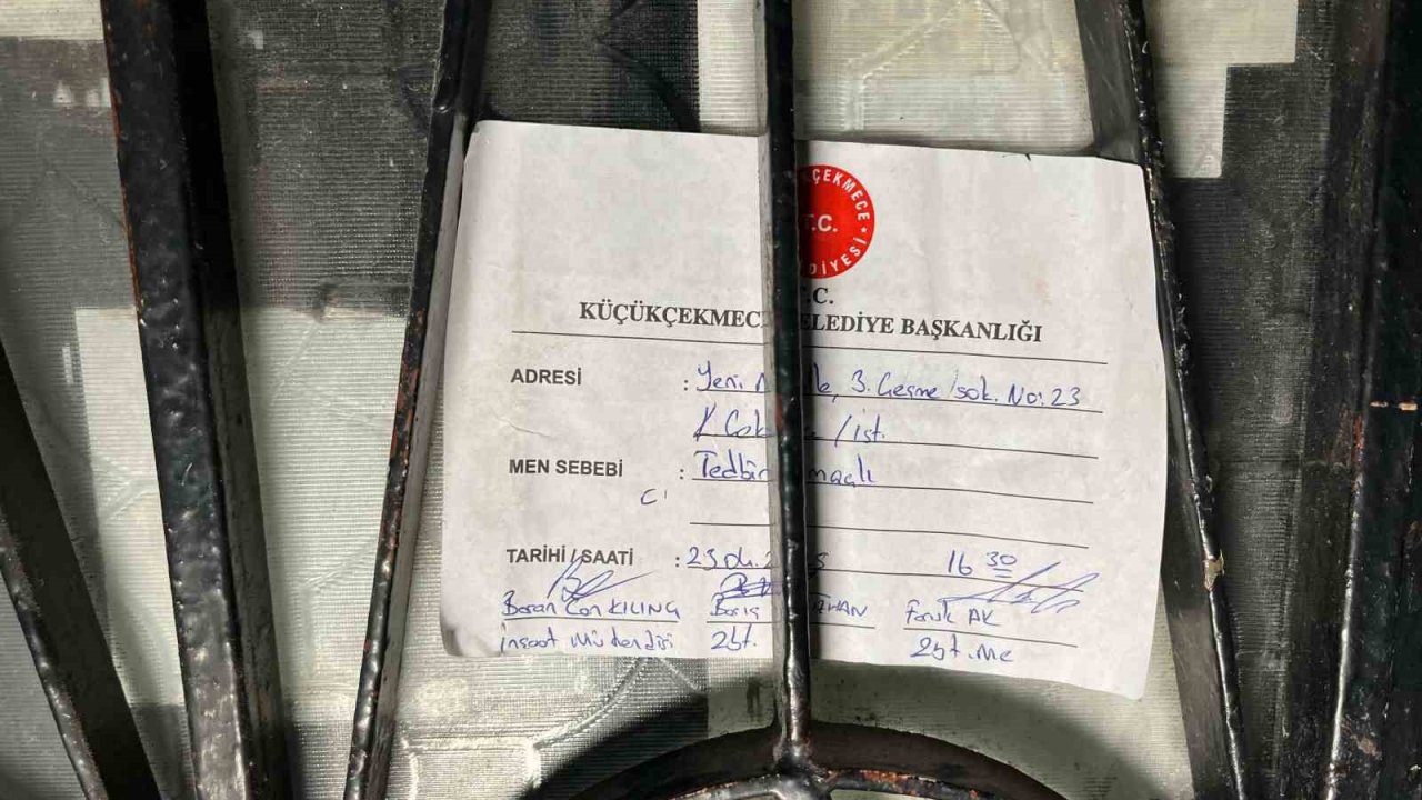 6.2 büyüklüğündeki deprem sonrası "riskli" olduğu değerlendirilen bina tahliye edildi