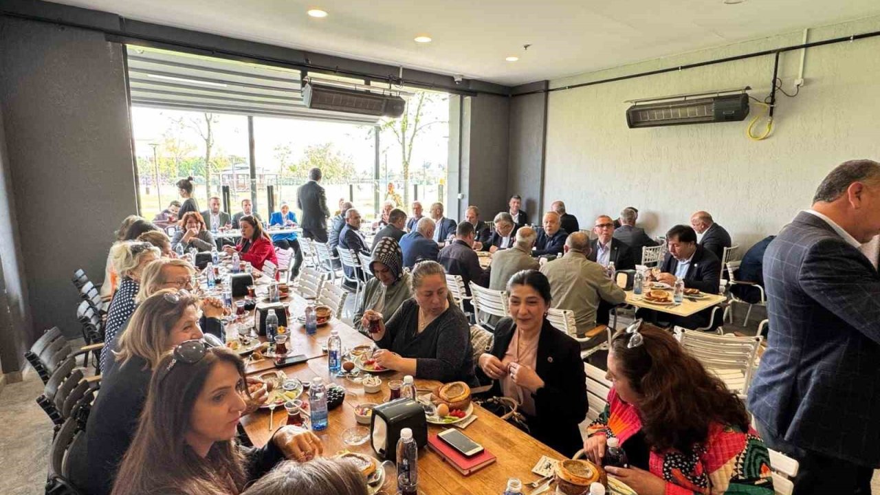 Nilüfer’de muhtarlar ile AK Parti Nilüfer teşkilatı bir araya geldi