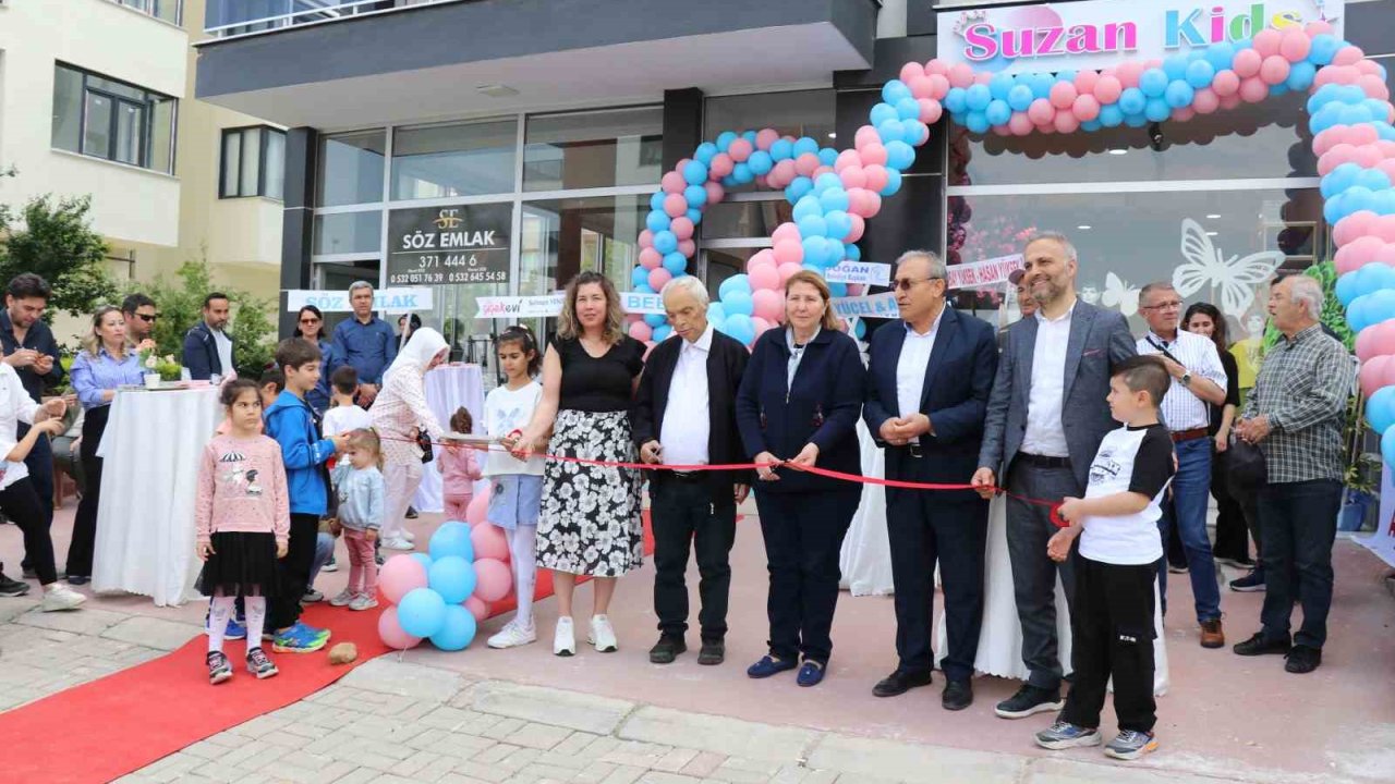 Denizli’de çocuk giyim modasının yeni buluşma noktası Suzan Kids hizmete açıldı