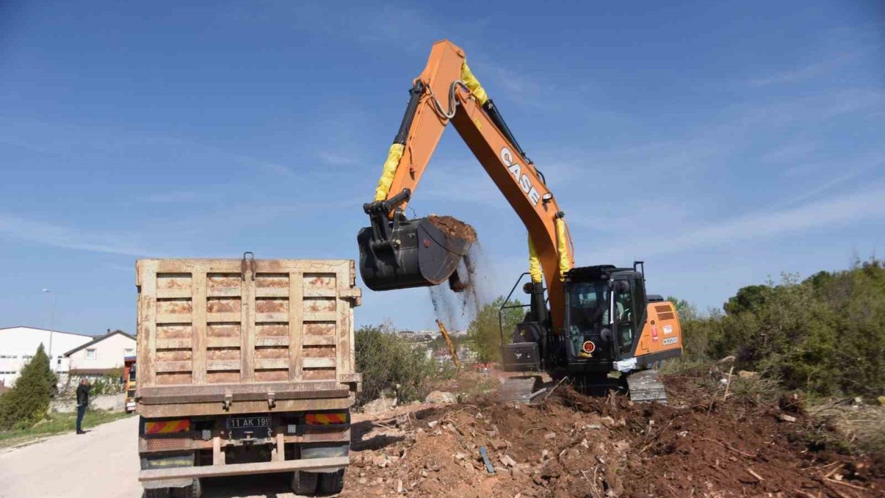 Bilecik’te ulaşımını kolaylaştırmak amacıyla yeni yollar açılıyor