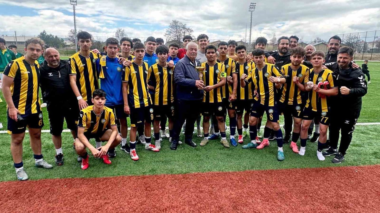 Talas Belediyespor, U-18 Türkiye Şampiyonası’nda yarı finalde