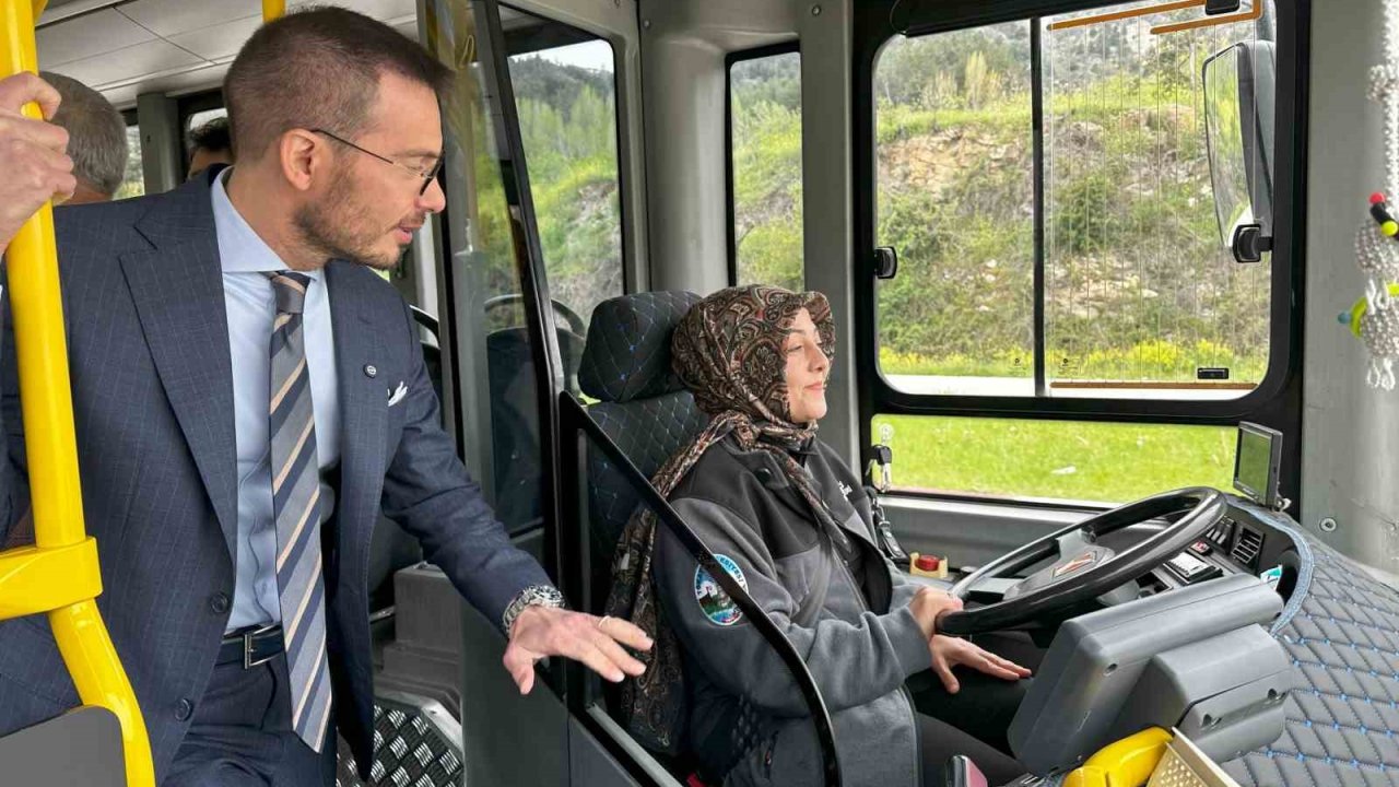 Tokat’ta toplu taşımada kadın eli